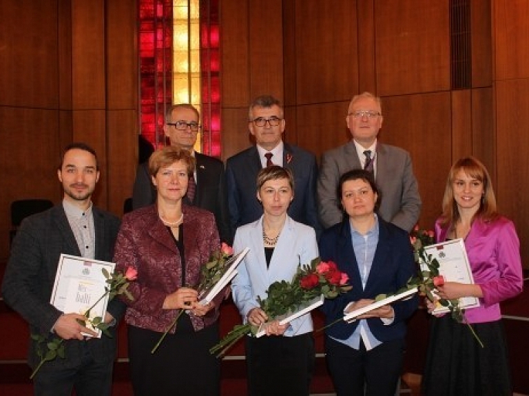 Dobeles tūrisma informācijas centrā – latviešu valodai draudzīga vide

