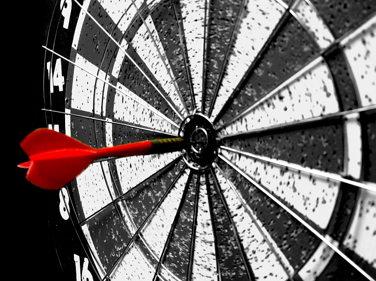 Vēl var pieteikties Austrumlatgales kausa izcīņai šautriņu mešanā

