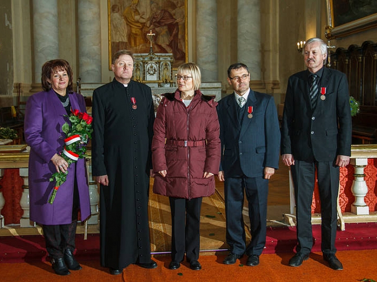 Polijas valdība piešķir apbalvojumus

