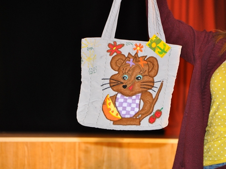 Labdarības izsolē  "Uzzīmē sapni" saziedoti 363 eiro

