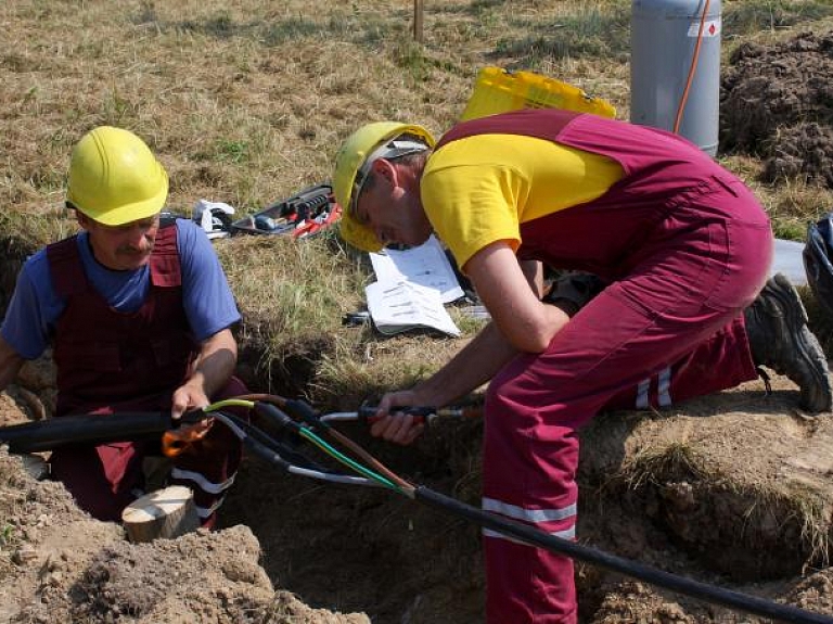 Decembrī posmā Kalngale-Garciems sākta gaisvadu elektrolīniju pārbūve
