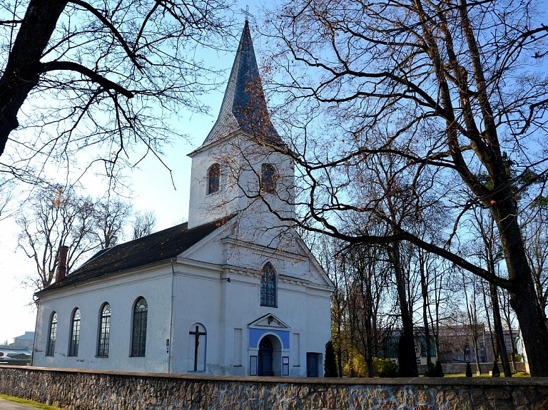 Piešķir 10 000 eiro Jēkabpils Svētā Miķeļa evaņģēliski luteriskās baznīcas renovācijai

