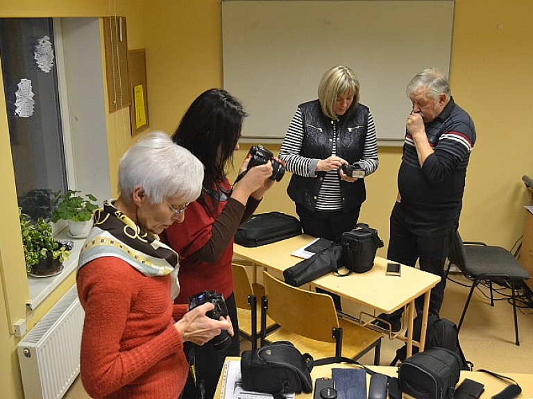 Noslēgušās fotografēšanas apmācības Tirzā


