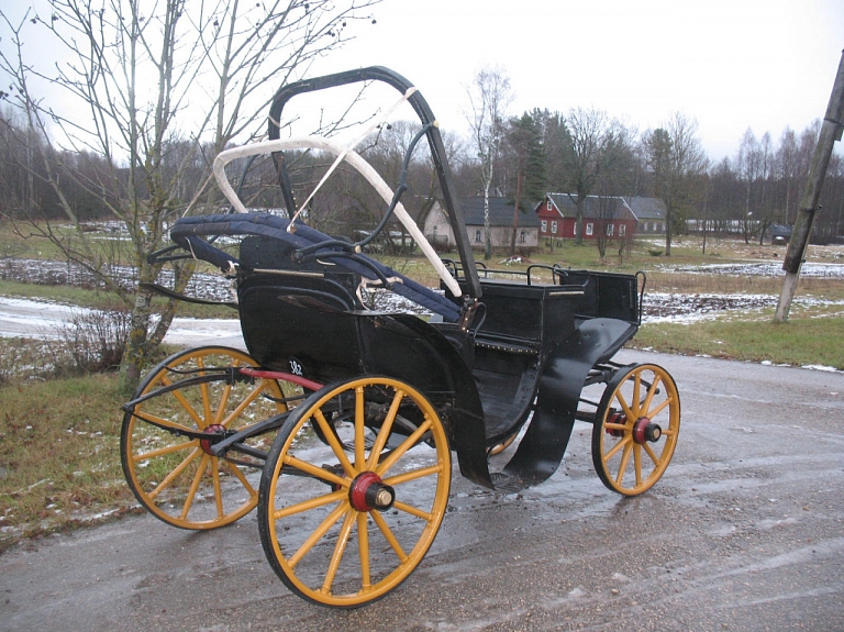 Ludzas Novadpētniecības muzejā tiek restaurēta ormaņa kariete

