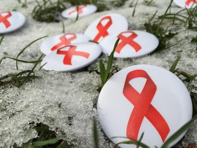 HIV/AIDS pacietu ārstēšanu sāks agrākā slimības stadijā

