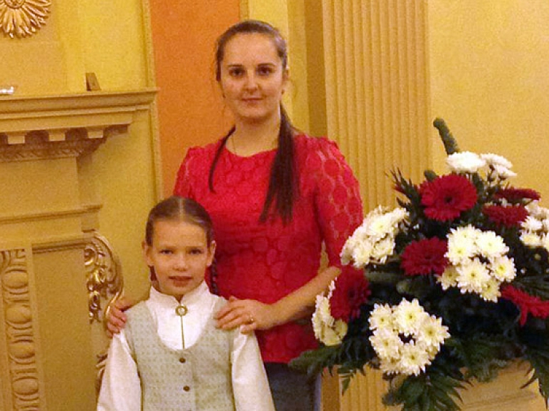 Mežvidu pamatskolas skolniece izcīna Dižās stāstnieces titulu

