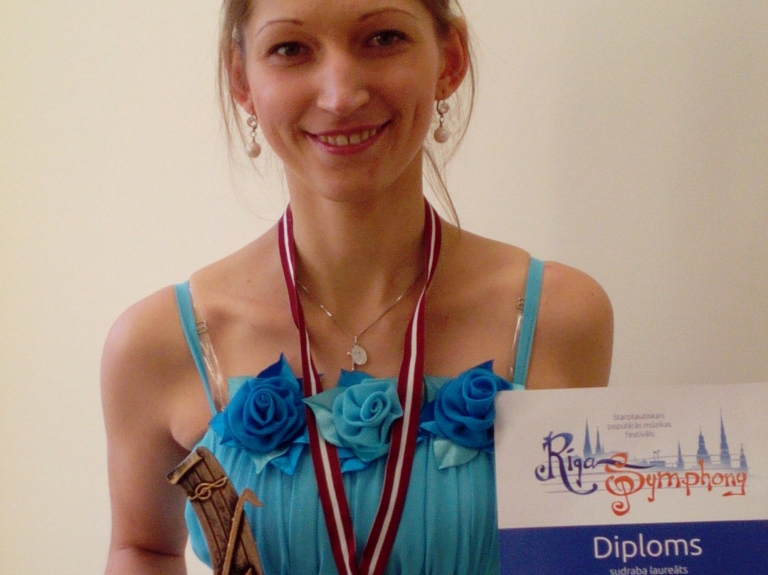 DU studente iegūst sudraba medaļu IV starptautiskajā vokālās mūzikas jauno izpildītāju festivāla konkursā

