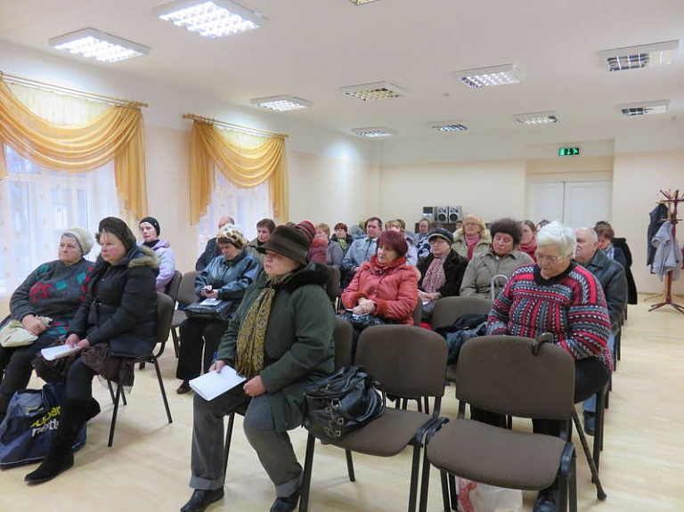 Krāslavā uz sapulci aicināja asistentus un personas ar invaliditāti

