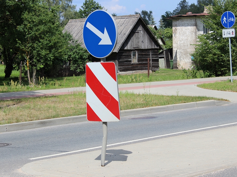 Veiks uzlabojumus ceļu satiksmes drošības un autoceļu infrastruktūras jomā

