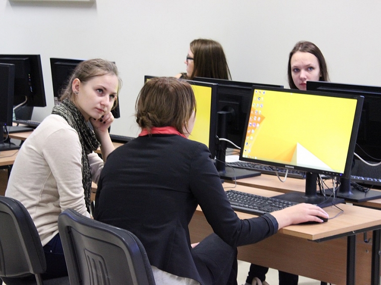 Nākamgad IZM plāno par 20% samazināt budžeta vietu skaitu pedagoģijas studiju programmās

