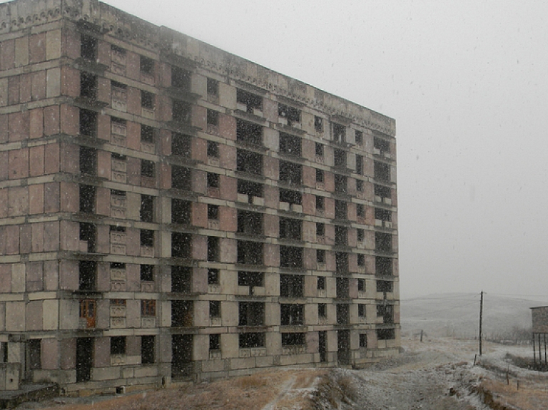 Būves, kuru būvniecība netiks pabeigta laikā, ar 1.janvāri apliks ar NĪN likmi 3% apmērā

