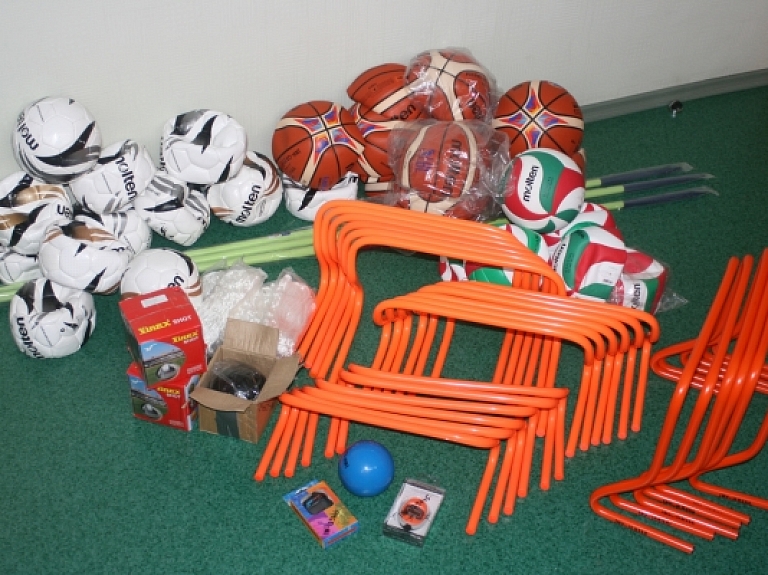 Līvānu Bērnu un jaunatnes sporta skolā ir papildināta sporta inventāra bāze

