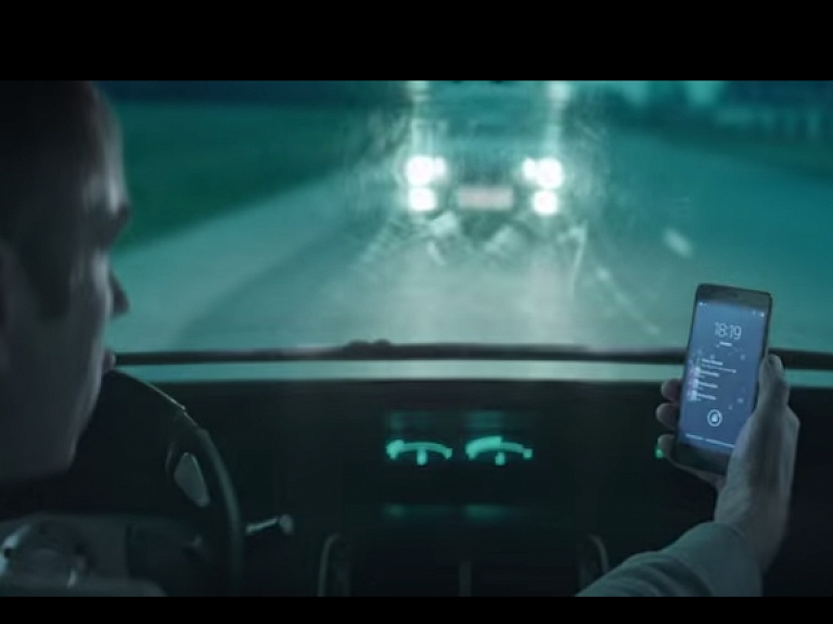 CSDD ar virtuālo realitāti izaicina autovadītājus Valmierā 


