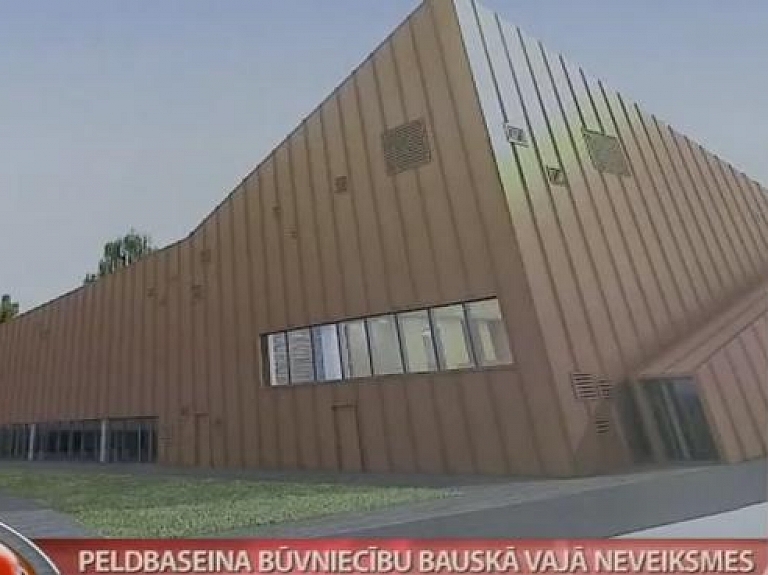 Peldbaseina būvniecību Bauskā vajā neveiksmes

