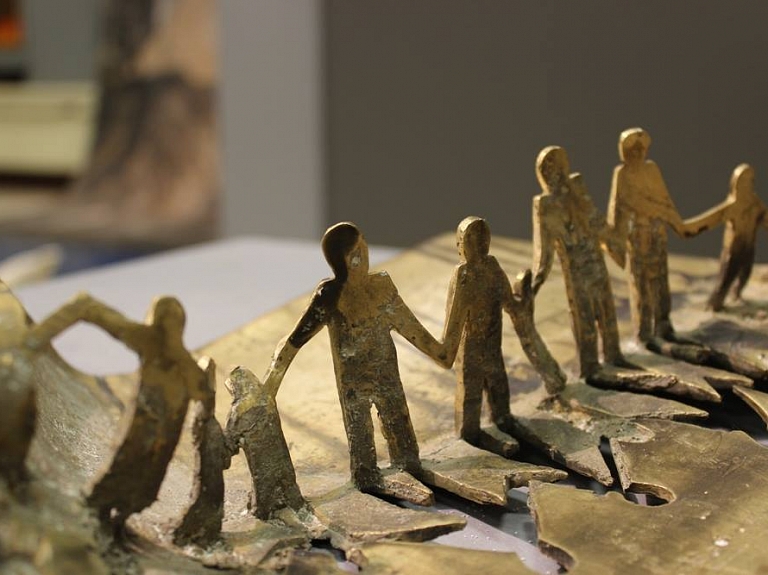 Balvos pieminēs barikāžu laiku