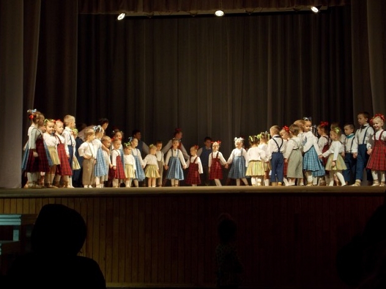 "Balvu Vilciņa" dejotāji radošo gadu noslēdz ar koncertiem