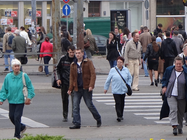 Apstiprina sociālās apdrošināšanas iemaksu likmes 2016.gadam

