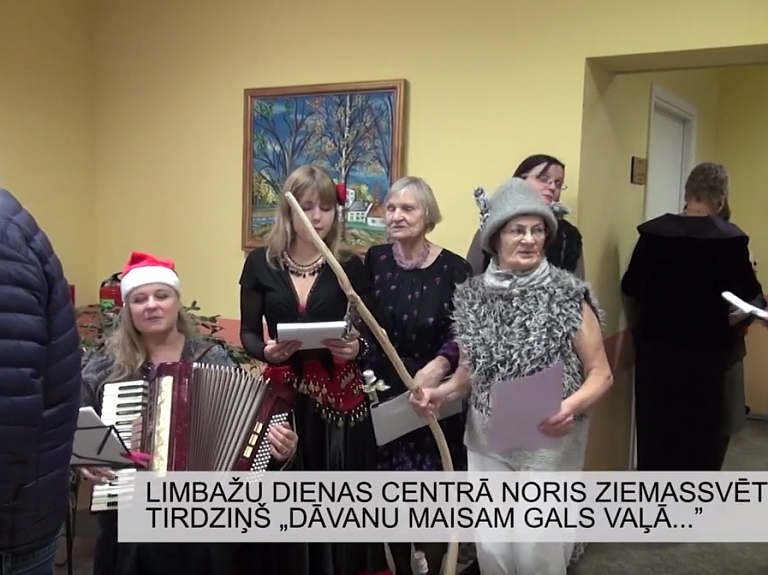 Limbažu Dienas centrā notiek Ziemassvētku tirdziņš
