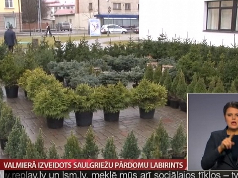 Valmierā izveidots Saulgriežu pārdomu labirints