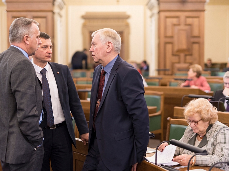 Ģimenes ārsti vērsīsies pie Saeimas ar lūgumu skaidrot jautājumu par algu pieaugumu tikai daļai mediķu