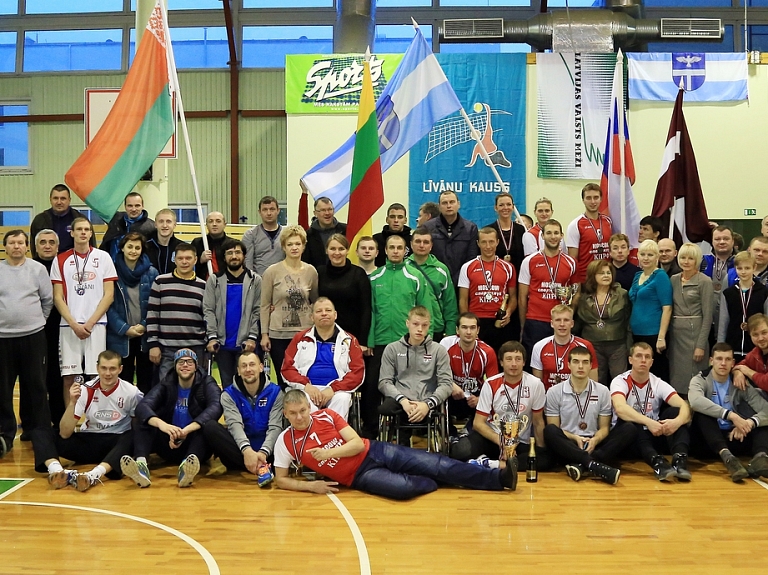 Līvānos godam aizritējis starptautiskais sēdvolejbola turnīrs

