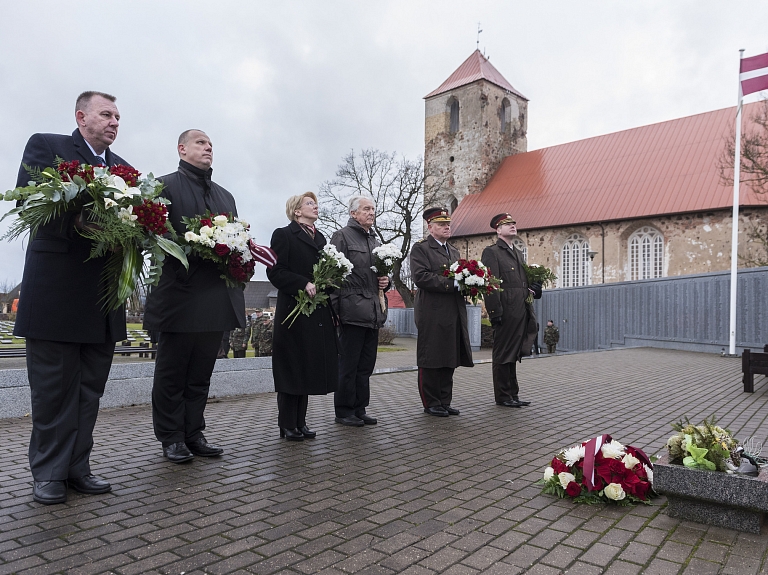 Saeimas priekšsēdētāja: šodien pieminam katru Ziemassvētku kaujās kritušo, novērtējot, cik katrs cilvēks bija svarīgs Latvijai