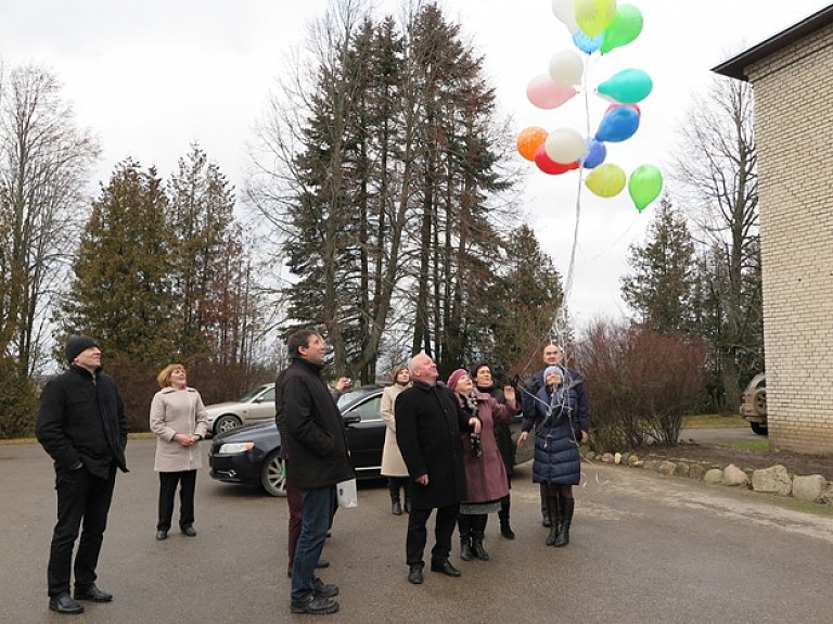 Bikstos rekonstruēti pamatskolas un kultūras nama jumti

