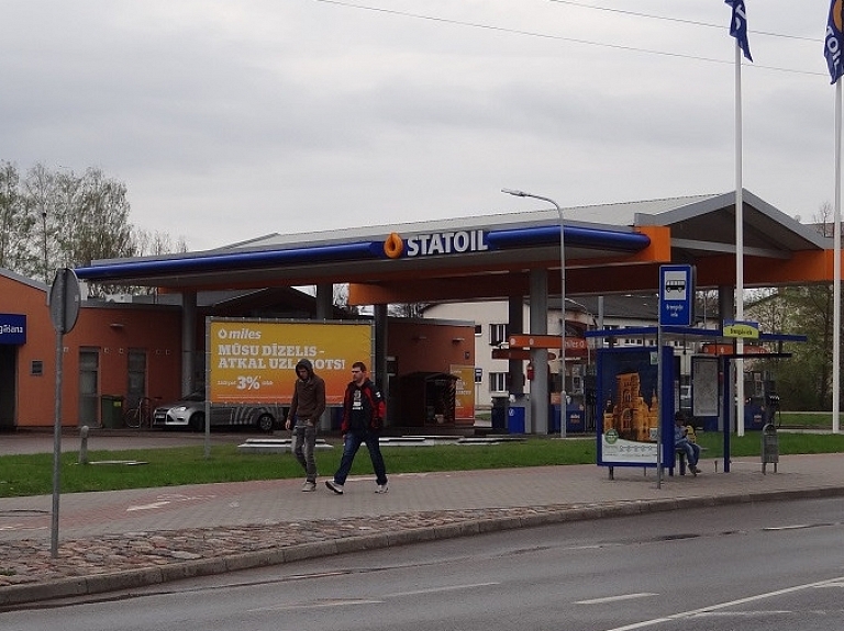 Nākamos trīs gadus degvielu VID iegādāsies no "Statoil"

