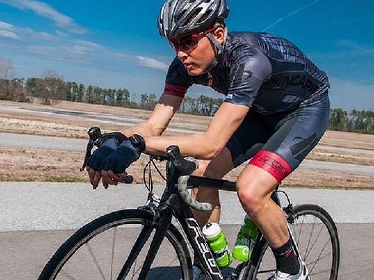 Carnikavietis Toms Skujiņš ieguvis Latvijas labākā riteņbraucēja titulu

