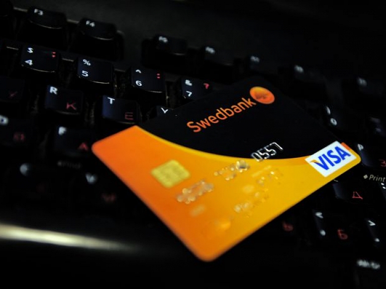 "Swedbank" mobilās lietotnes izmantošana pieaugusi par 25%