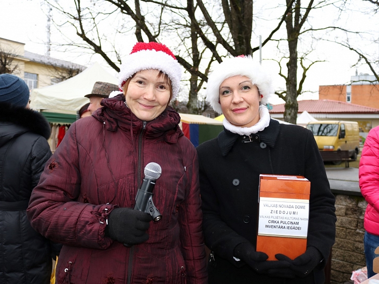 Valkas Ziemassvētku tirdziņā saziedo 157,71 eiro

