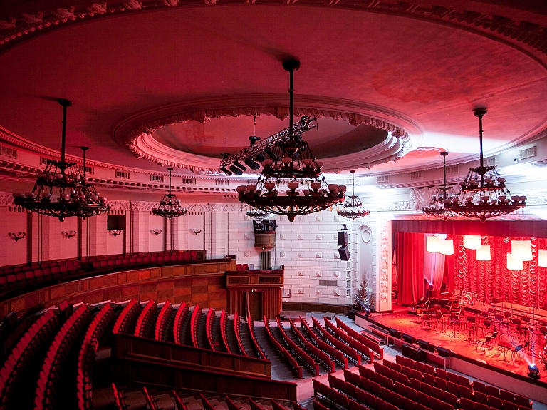 Koncertzālei "Rīga" atslēgta elektrība; Millers cer nodrošināt plānoto pasākumu norisi

