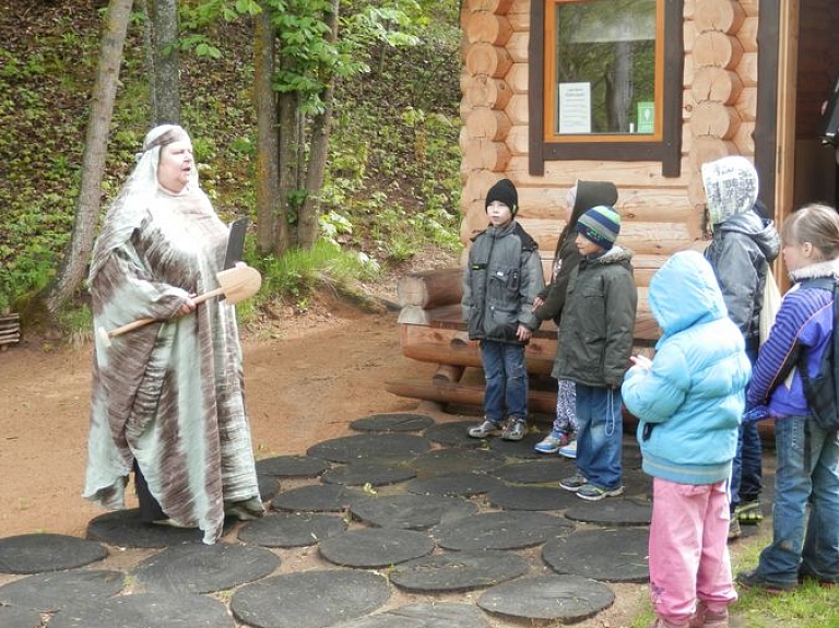 Var iepazīties ar dabas lieguma "Pilskalnes Siguldiņa" aizsardzības plānu

