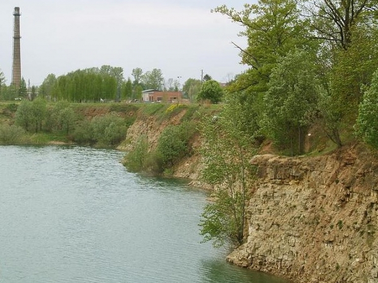 Cēsu pašvaldība vēlas attīstīt tās īpašumā esošo karjera teritoriju

