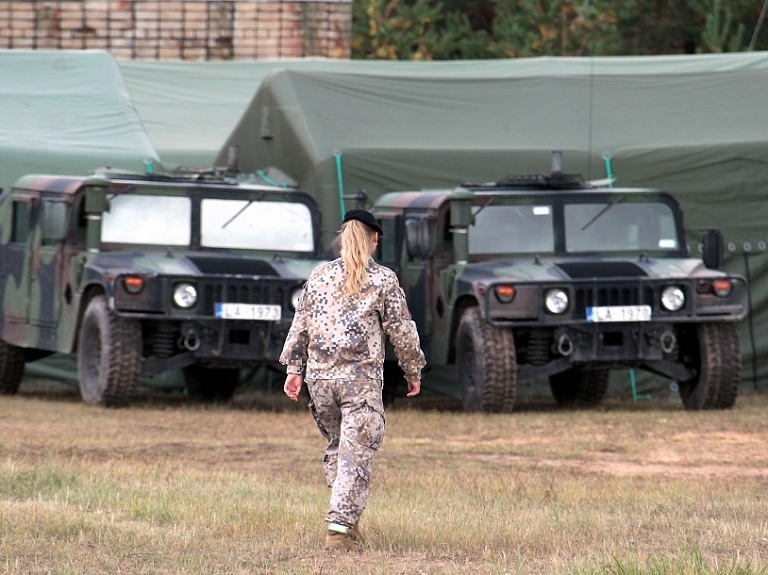 Zemessargi turpina pilnveidot militārās iemaņas Kuldīgā

