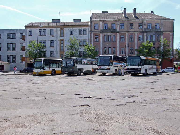 Uz Ziemassvētku kauju atceres pasākumiem Jelgavas novadā kursēs autobuss