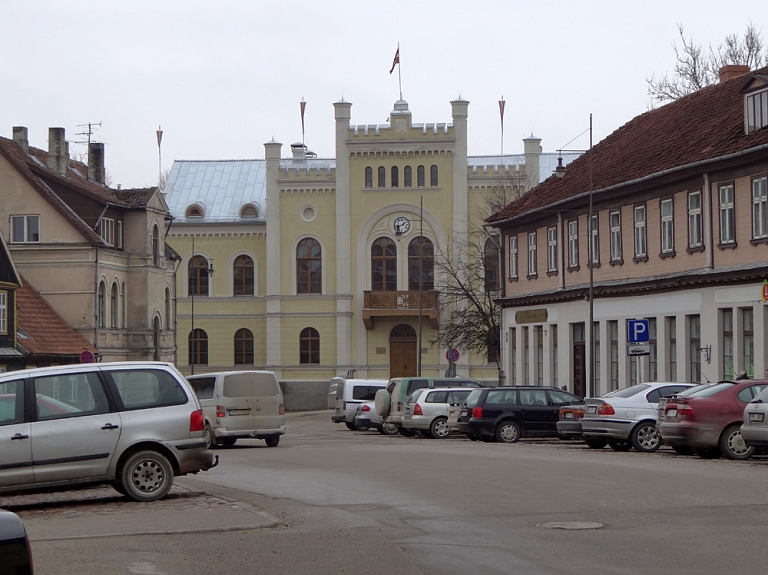 Kuldīgā izsludina konkursu biedrībām, kas saistītas ar sociālo jomu

