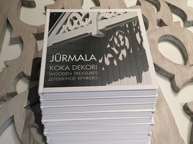 Klajā nākusi grāmata par Jūrmalas koka arhitektūru

