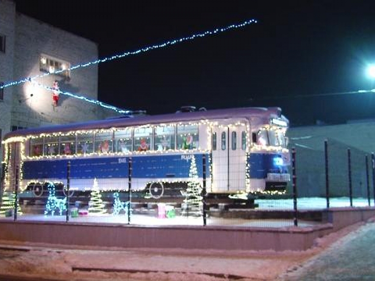 Daugavpilī tiek vērtēti svētku noformējumi

