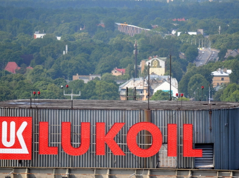 "PKN Orlen" neizslēdz iespējamību pārņemt "Lukoil" degvielas uzpildes stacijas Baltijā