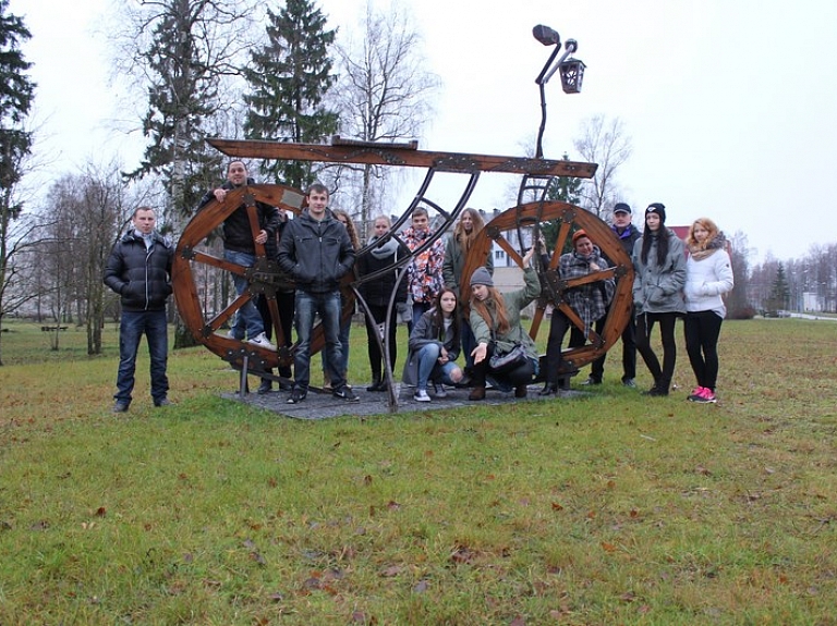 Pļaviņu novada jaunieši īsteno projektu "Iespēju asorti"