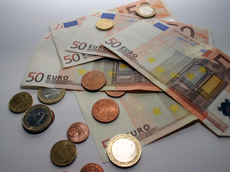 Pērn valsts sektora vērtspapīru pirkšanas programmā iegādāti Latvijas vērtspapīri 684 miljonu eiro apmērā


