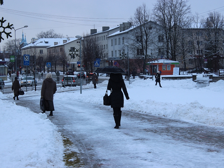 Grozīti noteikumi reklāmas izvietošanai Valmieras pilsētā

