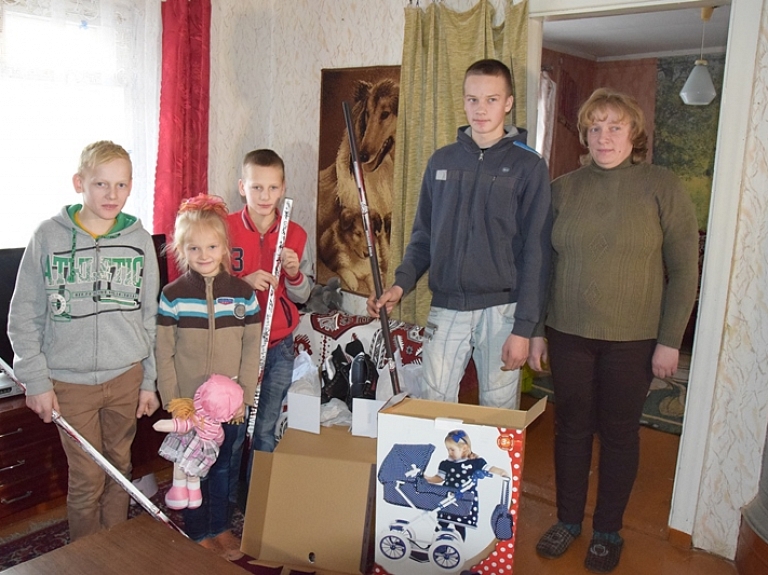 "Laimas" labdarības akcijā piepildīti 218 Daugavpils novada bērnu sapņi