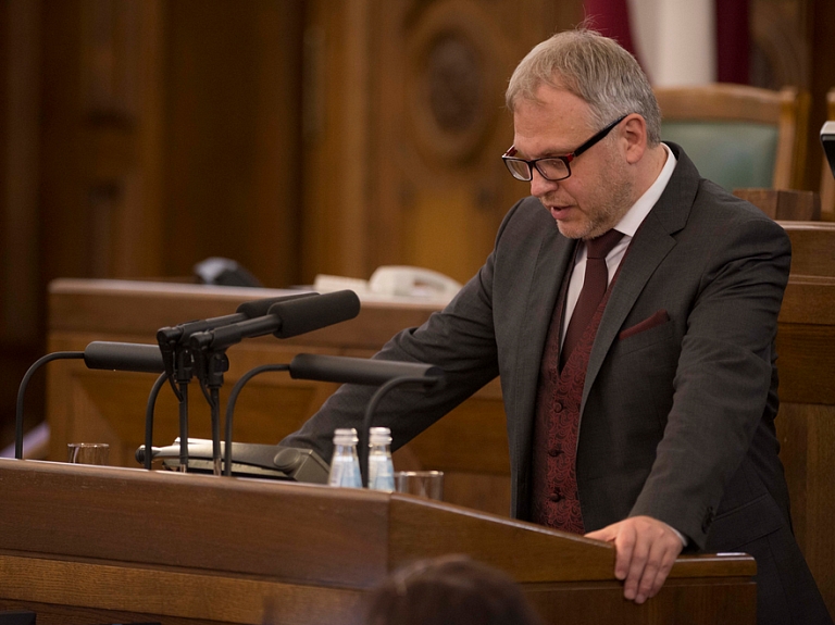 Mežeckis: Nepatīkami pārsteidz Kučinska retorika attiecībā uz iespējamām sarunām ar mazajām partijām

