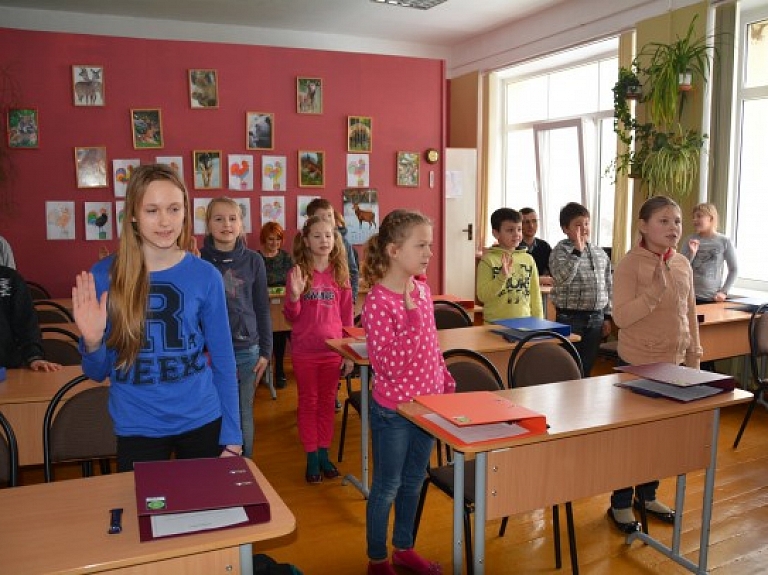Sūnu 748.mazpulkā uzņemti 15 jaunie biedri

