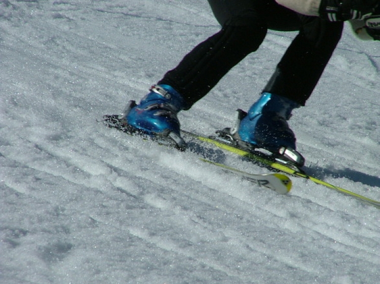 "Reiņa trasē" bērnus aicina apgūt slaloma prasmes