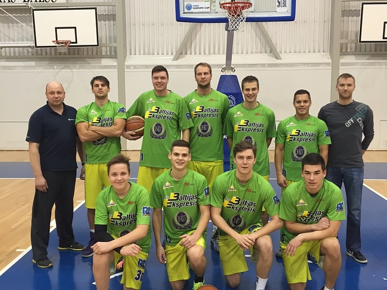 Pilsētas basketbola čempionāta pirmajā posmā uzvar Baltijas Ekspresis

