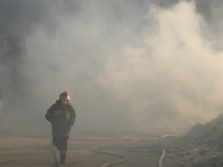 Rīgā aizdegusies daudzdzīvokļu māja; divi bojāgājušie