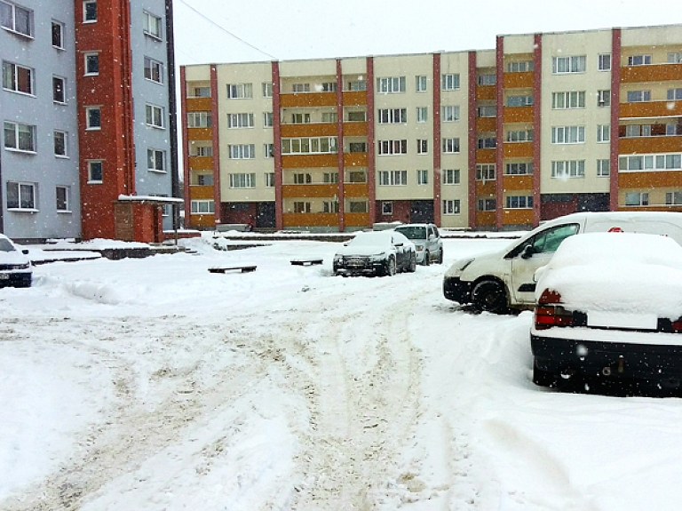 "Kuldīgas komunālie pakalpojumi" piedāvā izvest sniegu no pagalmiem